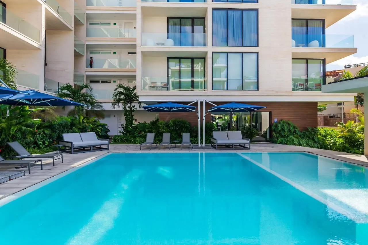 Luxury Condo Oceana, Steps From The Beach, Beach Club, Restaurant And Gym!! Playa del Carmen Apartment